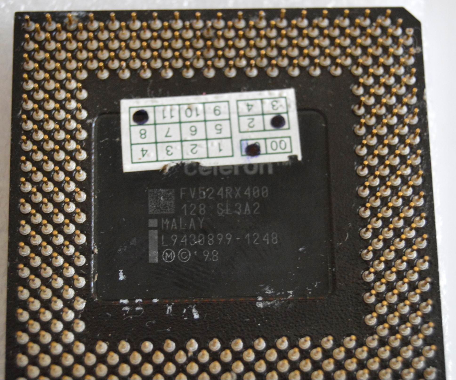 Intel-Celeron-FV524RX400-SL3A2-400MHz_003.jpg