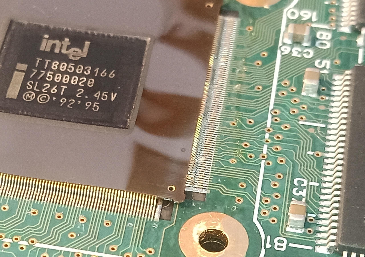 dzieło zniszczenia - powyginane piny w CPU